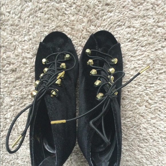 Qupid Faux Fur Ankle Boots - Picture 5 of 16